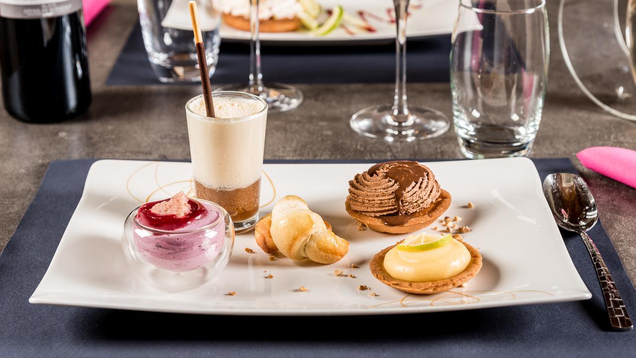 Hotel Restaurant L'Evidence Neufchateau Bagian luar foto